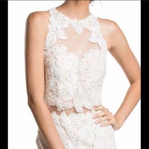 Stunning off-white prom/wedding gown